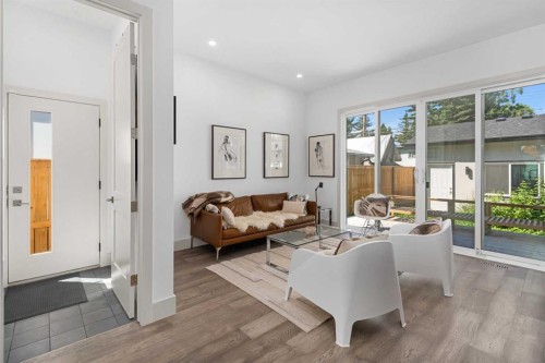 2126B 52 Avenue Sw, Calgary, AB - Indoor Photo Showing Other Room