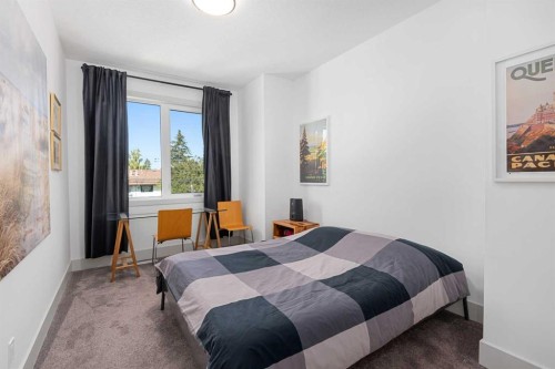 2126B 52 Avenue Sw, Calgary, AB - Indoor Photo Showing Bedroom