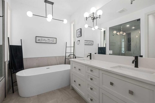 2126B 52 Avenue Sw, Calgary, AB - Indoor Photo Showing Bathroom