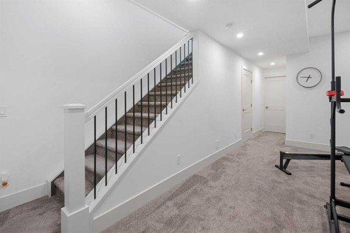 2126B 52 Avenue Sw, Calgary, AB - Indoor Photo Showing Other Room