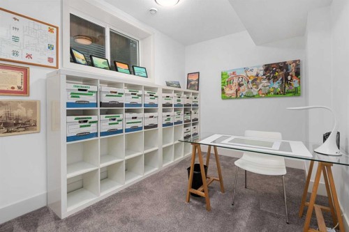 2126B 52 Avenue Sw, Calgary, AB - Indoor