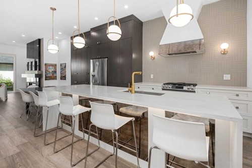 2126B 52 Avenue Sw, Calgary, AB - Indoor Photo Showing Kitchen With Stainless Steel Kitchen With Upgraded Kitchen