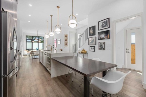 2126B 52 Avenue Sw, Calgary, AB - Indoor