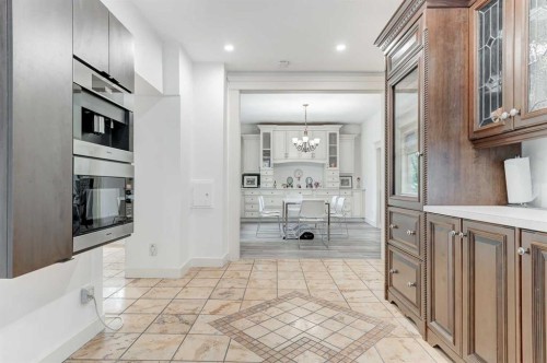 342 Superior Avenue Sw, Calgary, AB - Indoor Photo Showing Other Room