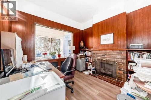 342 Superior Avenue Sw, Calgary, AB - Indoor With Fireplace