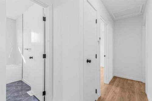 631 58 Street Se, Calgary, AB - Indoor Photo Showing Other Room