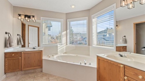 227 Rocky Ridge Close Nw, Calgary, AB - Indoor Photo Showing Bathroom