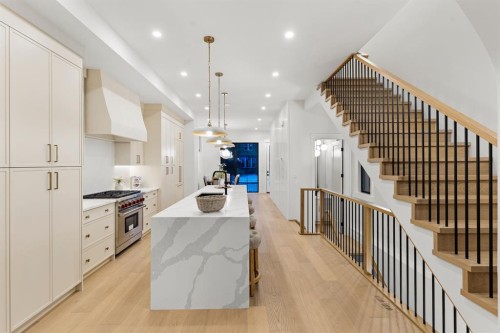 1904 48 Avenue Sw, Calgary, AB - Indoor Photo Showing Kitchen With Upgraded Kitchen
