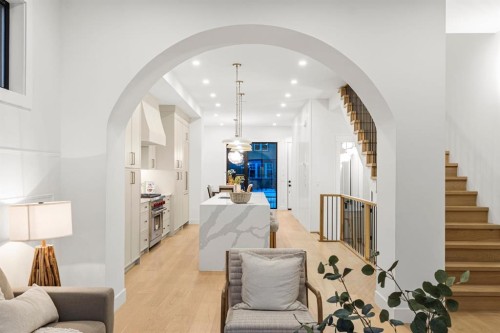 1904 48 Avenue Sw, Calgary, AB - Indoor Photo Showing Living Room