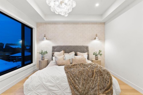 1904 48 Avenue Sw, Calgary, AB - Indoor Photo Showing Bedroom