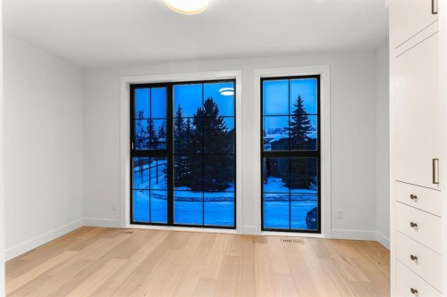 1904 48 Avenue Sw, Calgary, AB - Indoor Photo Showing Other Room