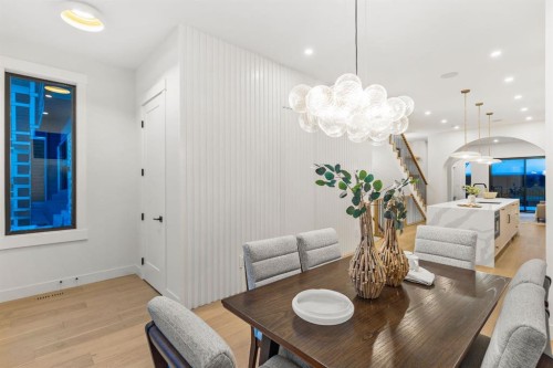 1904 48 Avenue Sw, Calgary, AB - Indoor