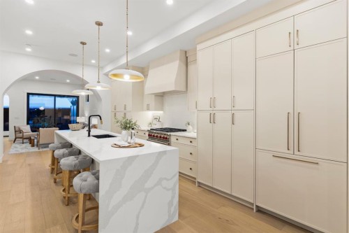 1904 48 Avenue Sw, Calgary, AB - Indoor Photo Showing Kitchen With Upgraded Kitchen