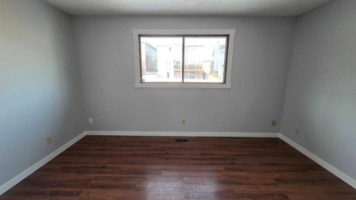 257 Macewan Glen Drive Nw, Calgary, AB - Indoor Photo Showing Other Room
