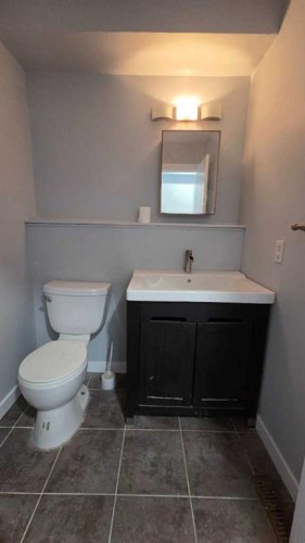 257 Macewan Glen Drive Nw, Calgary, AB - Indoor Photo Showing Bathroom