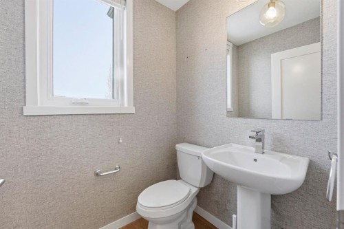 84 Shawnee Common Sw, Calgary, AB - Indoor Photo Showing Bathroom