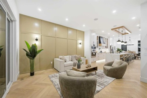 2019 21 Avenue Nw, Calgary, AB - Indoor