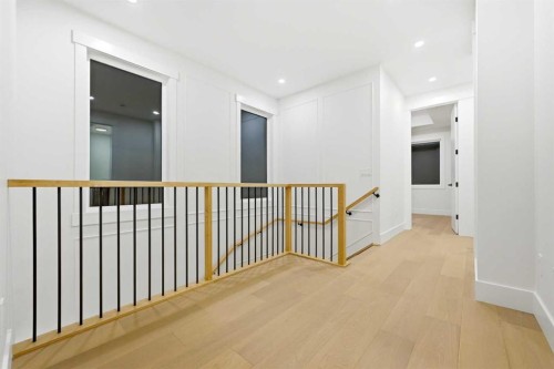 2019 21 Avenue Nw, Calgary, AB - Indoor Photo Showing Other Room