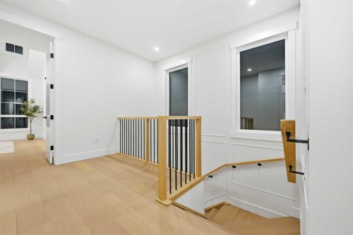 2019 21 Avenue Nw, Calgary, AB - Indoor Photo Showing Other Room