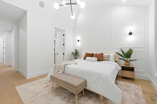 2019 21 Avenue Nw, Calgary, AB - Indoor Photo Showing Bedroom