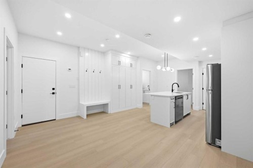 2019 21 Avenue Nw, Calgary, AB - Indoor