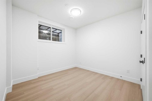 2019 21 Avenue Nw, Calgary, AB - Indoor Photo Showing Other Room