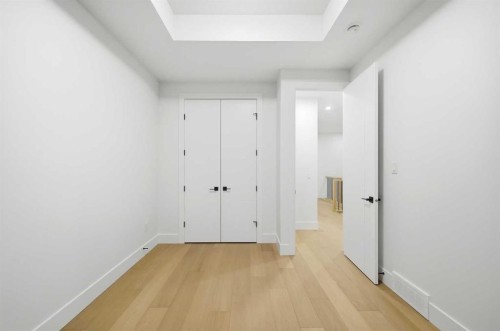 2019 21 Avenue Nw, Calgary, AB - Indoor Photo Showing Other Room