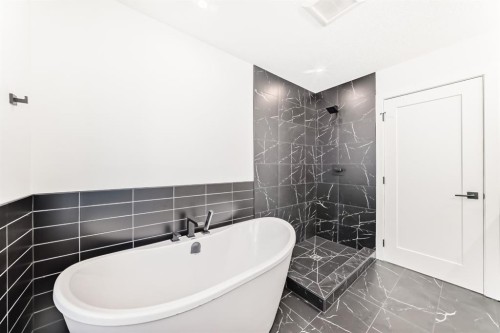191 Walgrove Manor Se, Calgary, AB - Indoor Photo Showing Bathroom