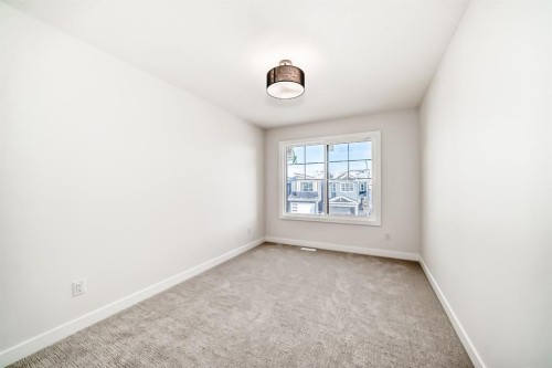 191 Walgrove Manor Se, Calgary, AB - Indoor Photo Showing Other Room