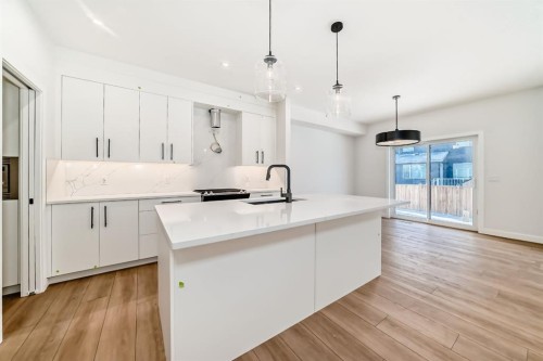 191 Walgrove Manor Se, Calgary, AB - Indoor Photo Showing Kitchen With Upgraded Kitchen