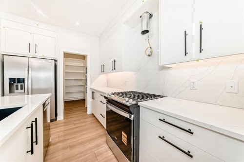 191 Walgrove Manor Se, Calgary, AB - Indoor Photo Showing Kitchen With Stainless Steel Kitchen With Upgraded Kitchen