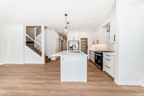 191 Walgrove Manor Se, Calgary, AB - Indoor Photo Showing Kitchen With Upgraded Kitchen