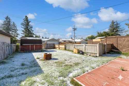 6707 3 Avenue Se, Calgary, AB - Outdoor With Backyard