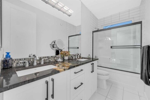 134 Corner Meadows Common Ne, Calgary, AB - Indoor Photo Showing Bathroom