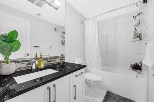 134 Corner Meadows Common Ne, Calgary, AB - Indoor Photo Showing Bathroom