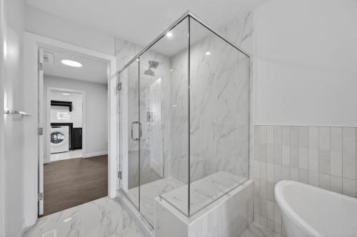 93 Walgrove Bay Se, Calgary, AB - Indoor Photo Showing Bathroom