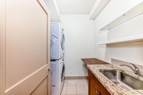 2134 30 Avenue Sw, Calgary, AB - Indoor Photo Showing Laundry Room