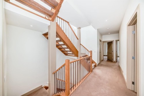 2134 30 Avenue Sw, Calgary, AB - Indoor Photo Showing Other Room