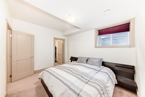 2134 30 Avenue Sw, Calgary, AB - Indoor Photo Showing Bedroom