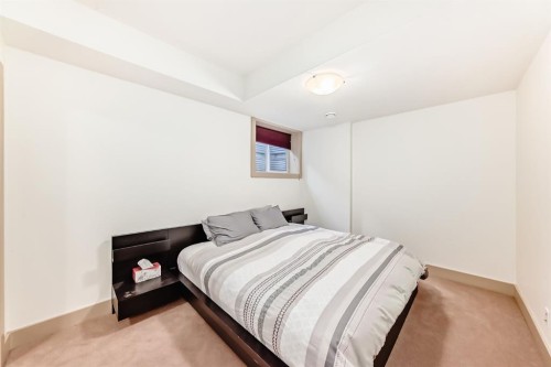 2134 30 Avenue Sw, Calgary, AB - Indoor Photo Showing Bedroom