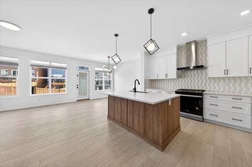 392 Carringvue Place Nw, Calgary, AB - Indoor Photo Showing Kitchen With Upgraded Kitchen