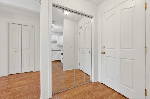 210-165 Manora Place Ne, Calgary, AB - Indoor Photo Showing Other Room