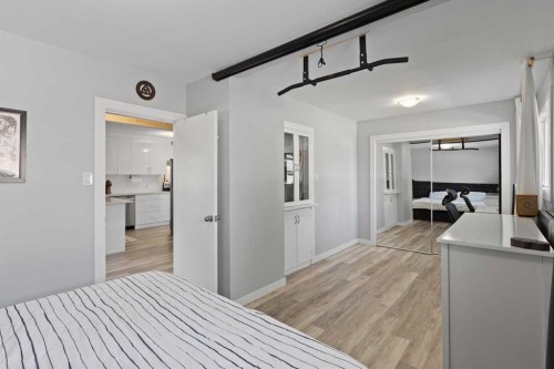 228 Lynnwood Drive Se, Calgary, AB - Indoor