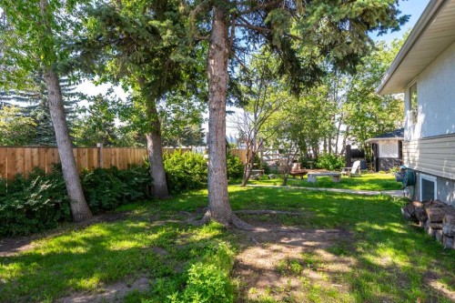 228 Lynnwood Drive Se, Calgary, AB - Outdoor
