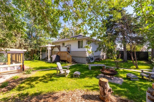 228 Lynnwood Drive Se, Calgary, AB - Outdoor