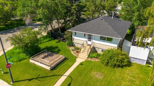 228 Lynnwood Drive Se, Calgary, AB - Outdoor