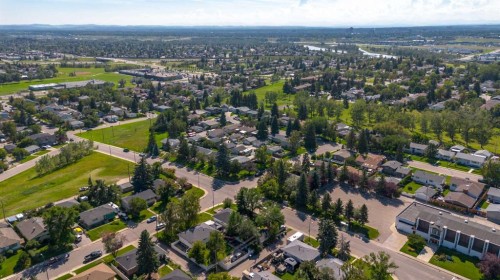 228 Lynnwood Drive Se, Calgary, AB - Outdoor With View