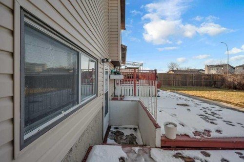 64 Castledale Crescent Ne, Calgary, AB - Outdoor