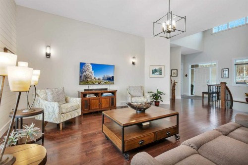 533 Birch Close, Birchcliff, AB - Indoor Photo Showing Living Room