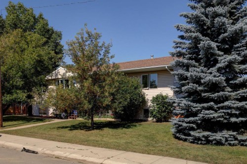 426 9 Street, Beiseker, AB - Outdoor